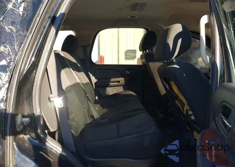 2011 Chevrolet Tahoe Ls z USA, uszkodzony, nr VIN 1GNSCAE02BR101920